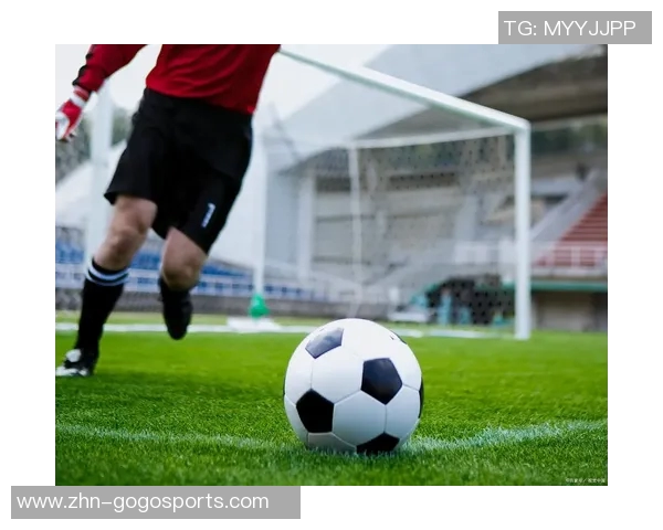 探索errea足球的魅力与创新设计助力球迷与运动员的激情体验 探索errea足球的魅力与创新设计助力球迷与运动员的激情体验